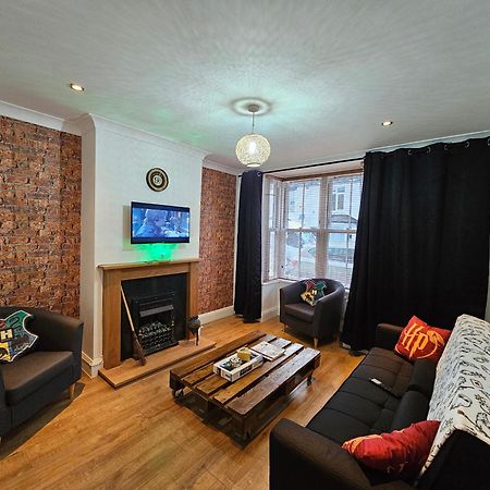 Magical Harry Potter Themed Home In Watford - Free Off-Street Parking Exterior photo