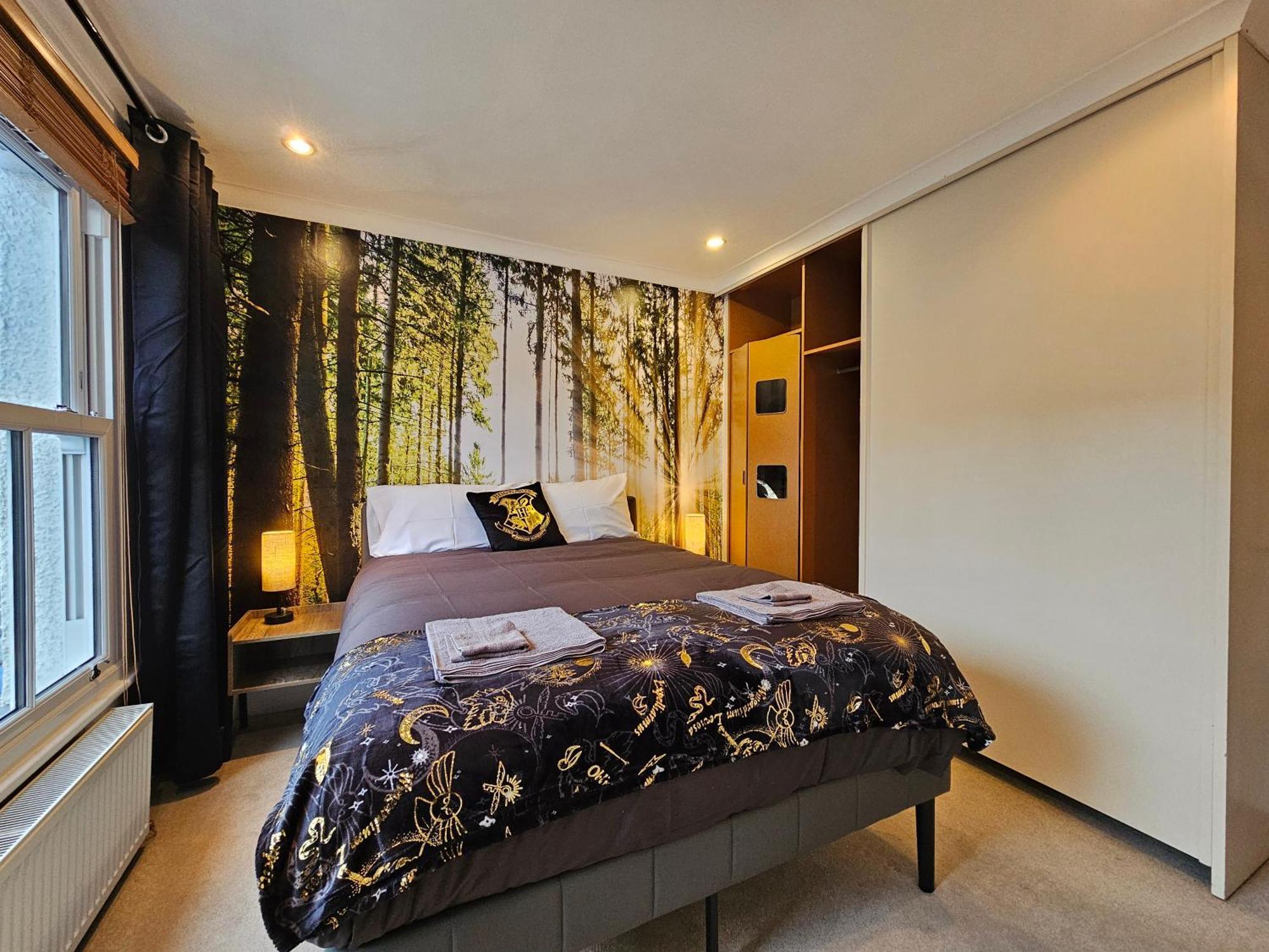 Magical Harry Potter Themed Home In Watford - Free Off-Street Parking Exterior photo
