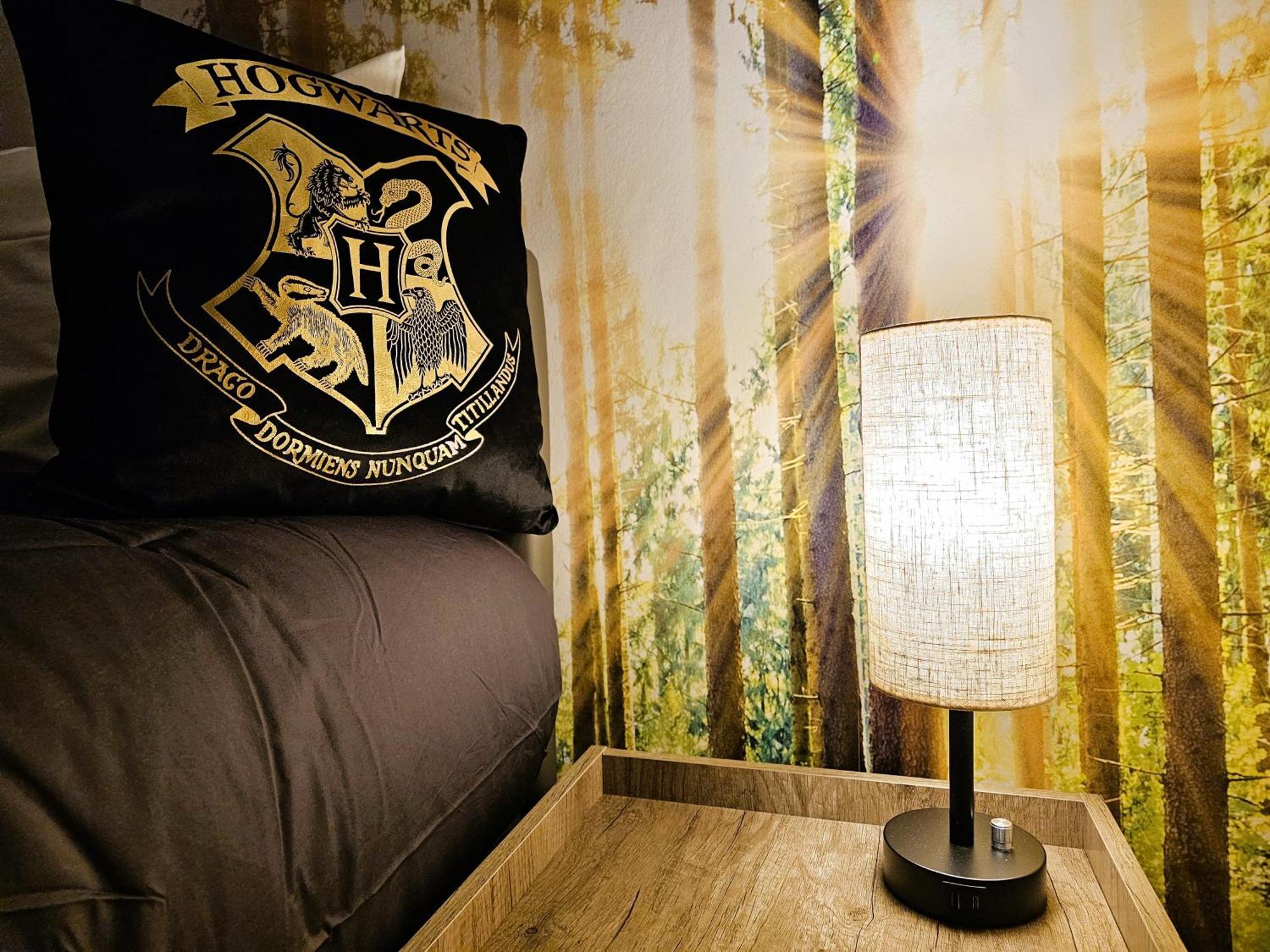 Magical Harry Potter Themed Home In Watford - Free Off-Street Parking Exterior photo